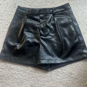Avec Les Filles M Vegan Leather shorts